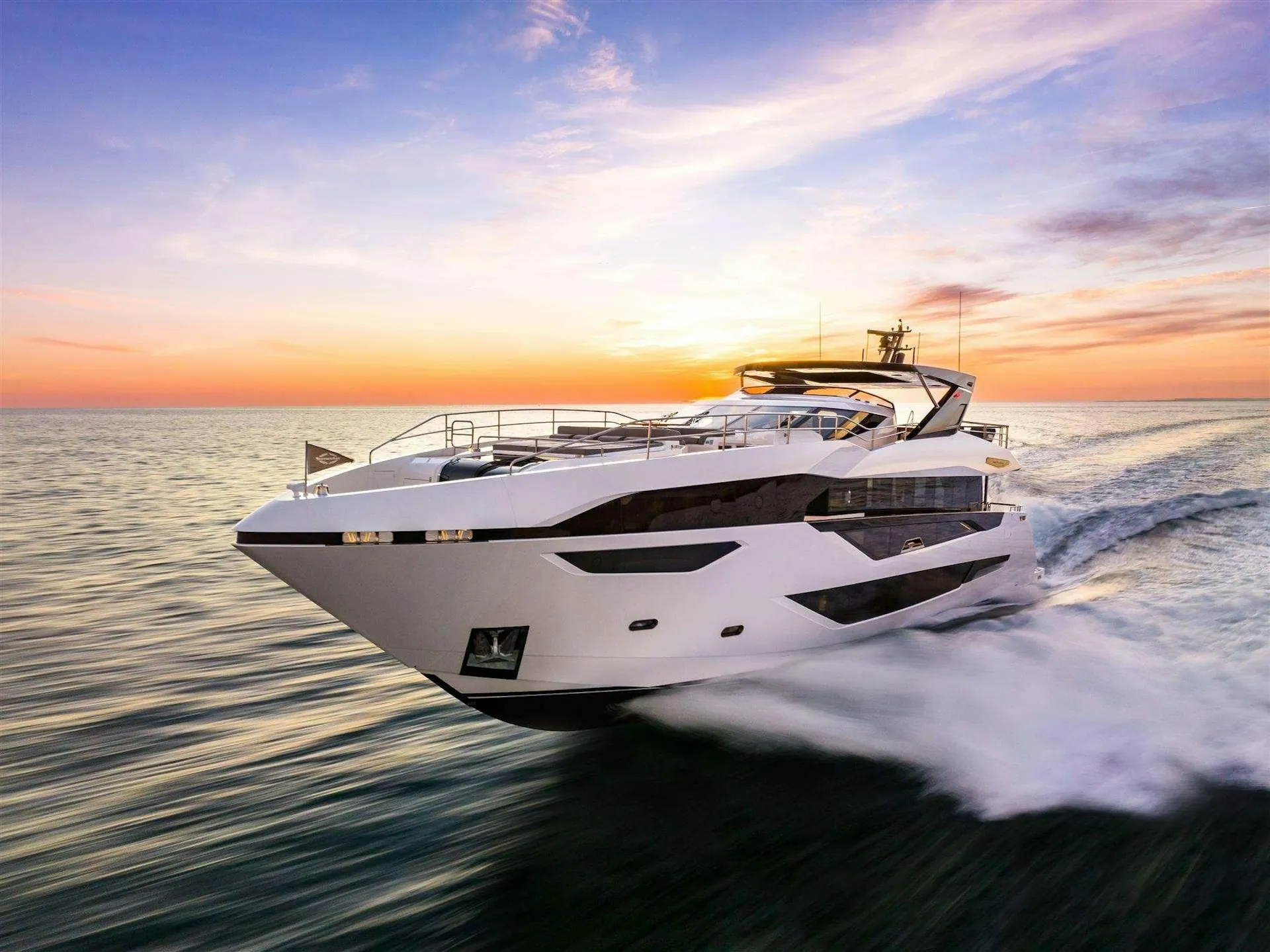 SUNSEEKER 95 — 29 m flybridge motor yacht — Riviera, Corsica and Sardinia